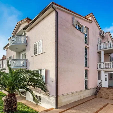 Ori A5 Apartment Pula
